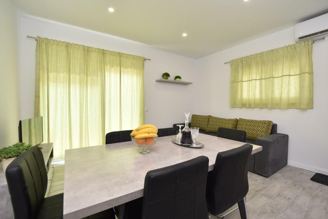 Apartmani Iva&Ante Dugi Rat Εξωτερικό φωτογραφία
