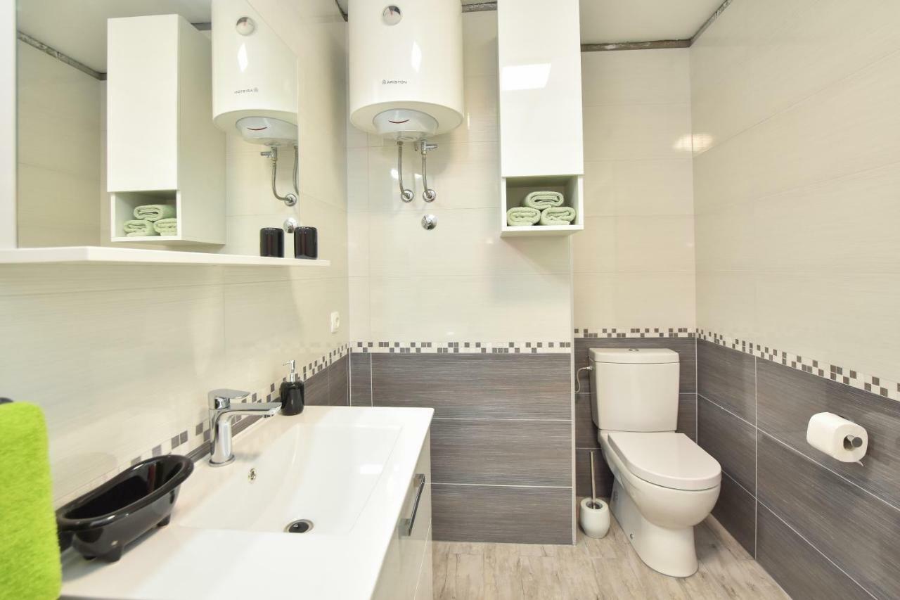 Apartmani Iva&Ante Dugi Rat Εξωτερικό φωτογραφία
