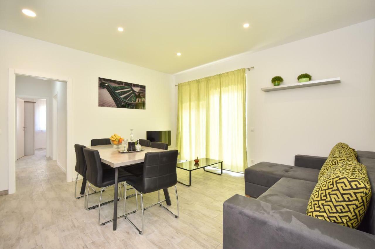 Apartmani Iva&Ante Dugi Rat Εξωτερικό φωτογραφία