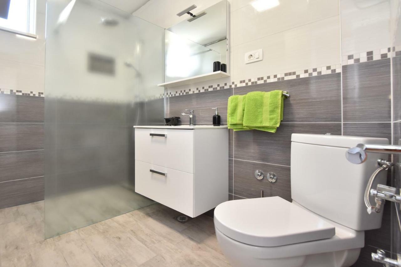 Apartmani Iva&Ante Dugi Rat Εξωτερικό φωτογραφία